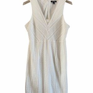 Roz & Ali White Lace Knee Length Dress Sleeveless V Neck Lined Size 10P